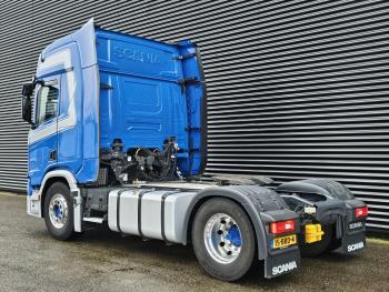 R450 4x2 / RETARDER / HYDRAULIC / PARKING COOLER